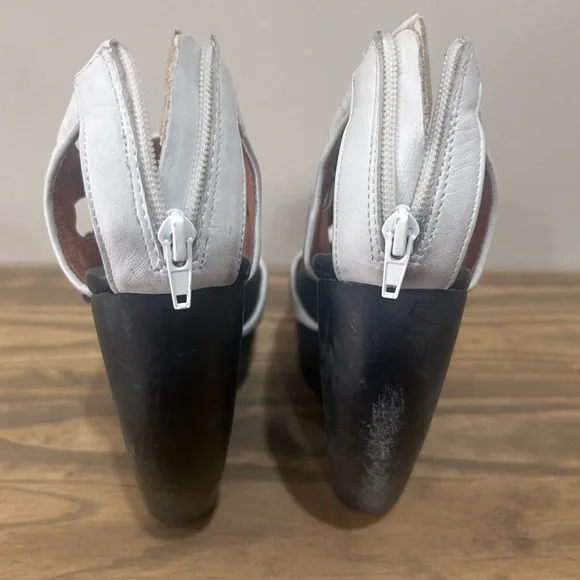 Jeffrey Campbell B/W platform sandals - Picture 4 of 7